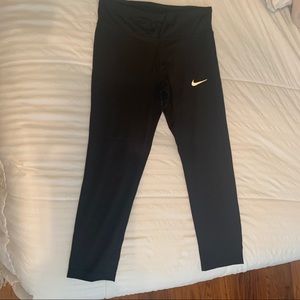 Nike cropped leggings